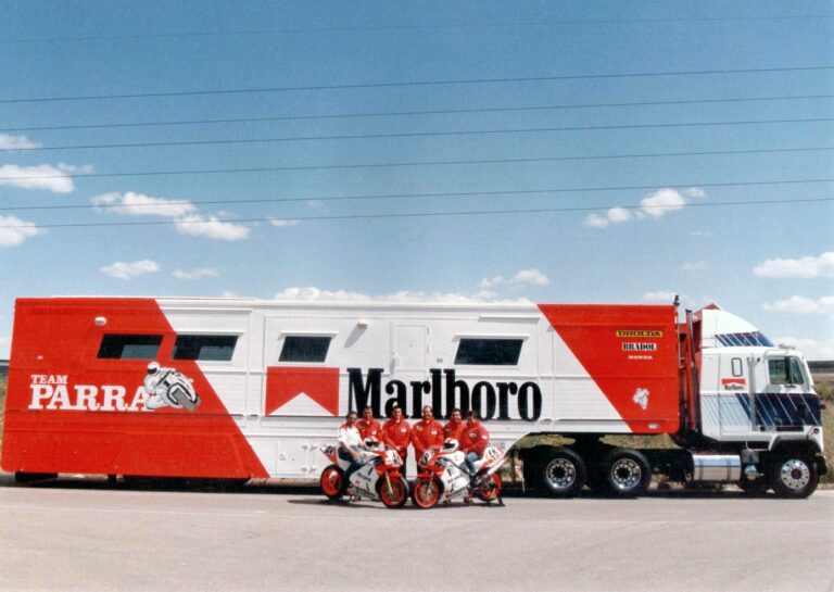 Foto de presentación 1991 con la imagen total de Marlboro con la estructura de mi buen amigo Jº. María Parra.