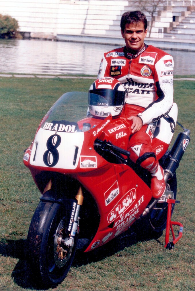 Foto presentación 1993 sustituyendo el patrocinador principal de Marlboro por Artisan, fábrica de mi hermano Luis… Team Marlboro-Ducati, mundial de SBK 1993.